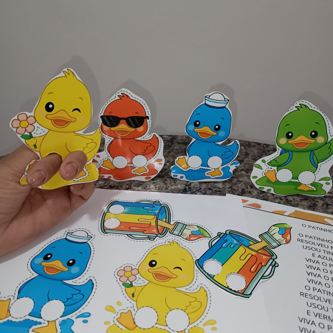 DEDOCHES – O PATINHO COLORIDO
